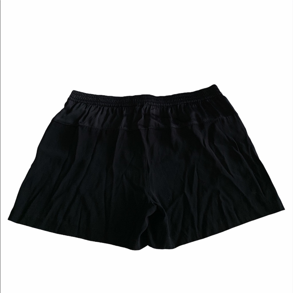 Vince black luxe contrasting fabric shorts in sz L - Picture 3 of 8